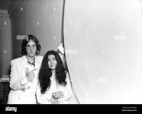 yoko ono nackt|John Lennon & Yoko Ono – 1968 Vintage Photograph From ‘Two。